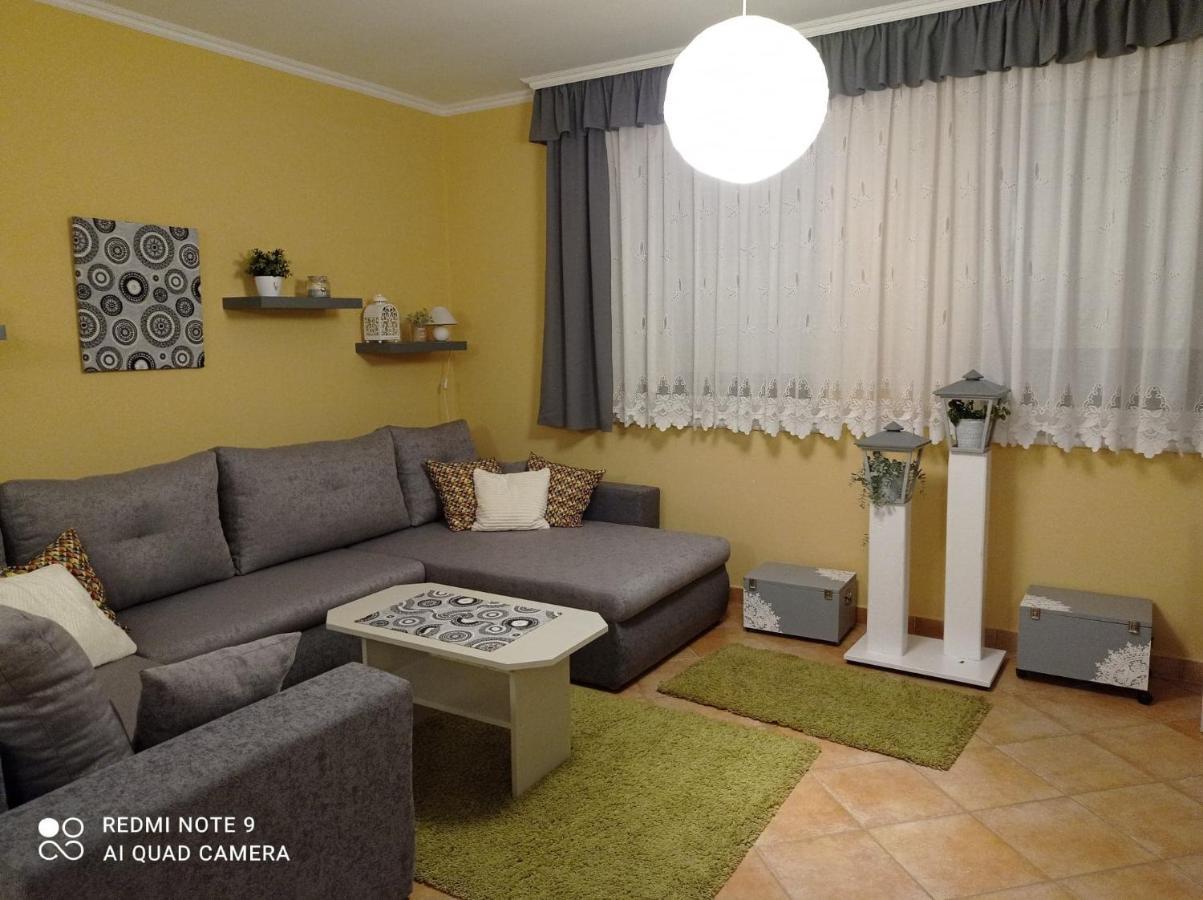 Szenczi Vendeghaz Apartment Buk Exterior photo